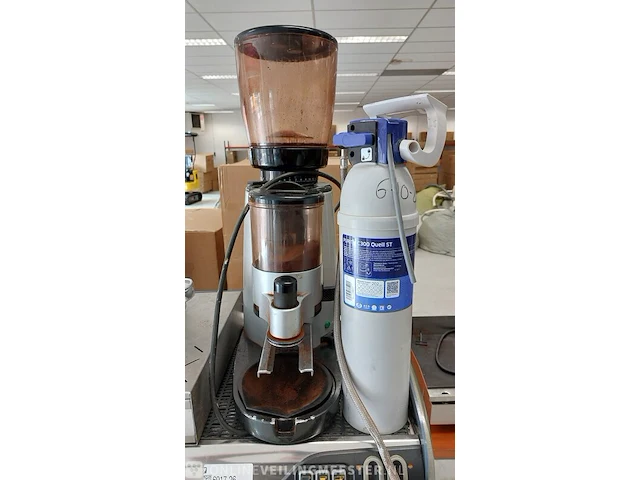 Espresso koffiemachine met bonenmaler op onderstel faema en espresso italiano, smart en md3000 - afbeelding 2 van  13