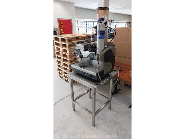 Espresso koffiemachine met bonenmaler op onderstel faema en espresso italiano, smart en md3000 - afbeelding 6 van  13