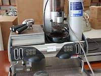 Espresso koffiemachine met bonenmaler op onderstel faema en espresso italiano, smart en md3000 - afbeelding 8 van  13