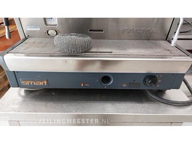Espresso koffiemachine met bonenmaler op onderstel faema en espresso italiano, smart en md3000 - afbeelding 10 van  13