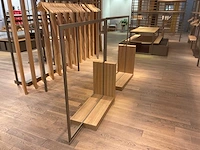 Esprit - winkelinrichting - tafels en displays - afbeelding 8 van  12