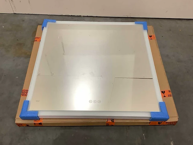 Ess lugano - led - badkamer spiegel wit 80x80cm - afbeelding 1 van  5