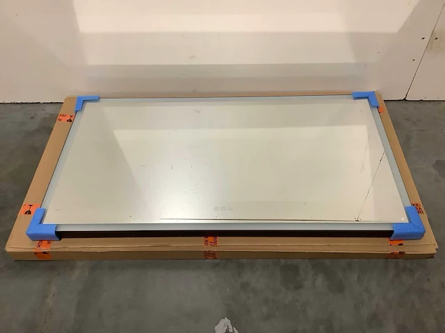 Ess lugano - led - badkamer spiegel zwart 130x70cm - afbeelding 2 van  5