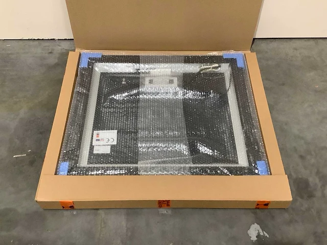 Ess lugano - led - badkamer spiegel zwart 80x70cm - afbeelding 3 van  5