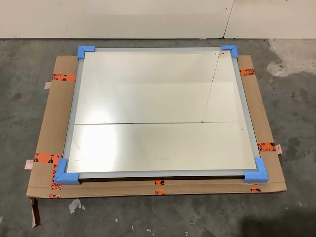 Ess lugano - led - badkamer spiegel zwart 90x80cm - afbeelding 3 van  5