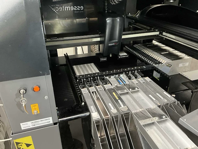 Essemtec pantera x pick and place machine - afbeelding 8 van  12
