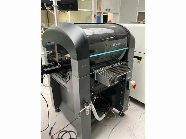 Essemtec pantera xvc pick and place machine - afbeelding 10 van  12