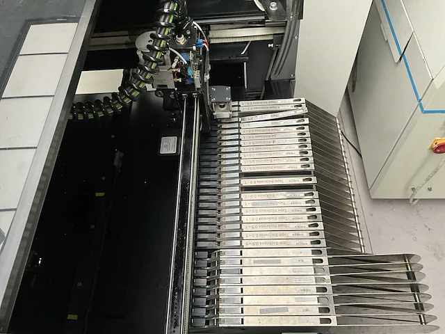 Essemtec pantera xvc pick and place machine - afbeelding 12 van  12