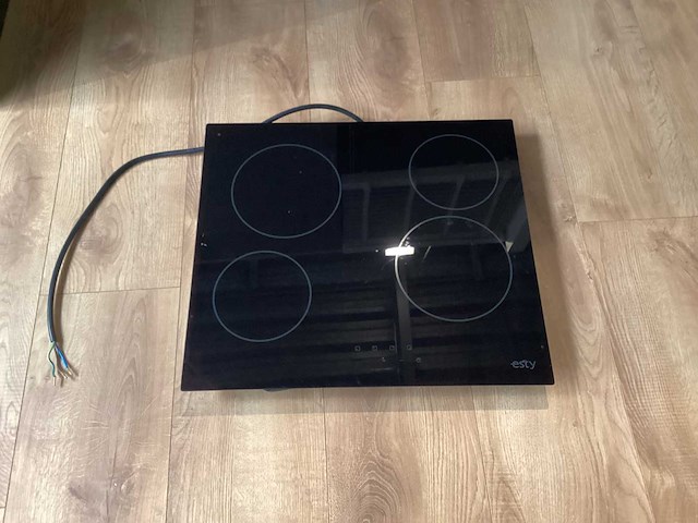 Esty - avo5446b01 - keramisch kookplaat gebruikt - afbeelding 1 van  3