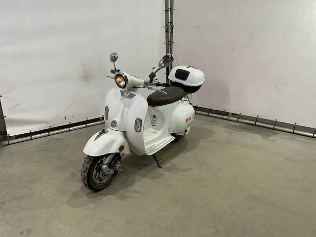 Etalian - snorscooter - retro - e-scooter - afbeelding 1 van  14