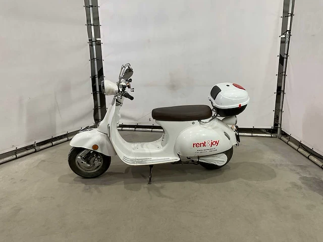 Etalian - snorscooter - retro - e-scooter - afbeelding 7 van  14