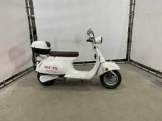 Etalian - snorscooter - retro - e-scooter - afbeelding 8 van  14