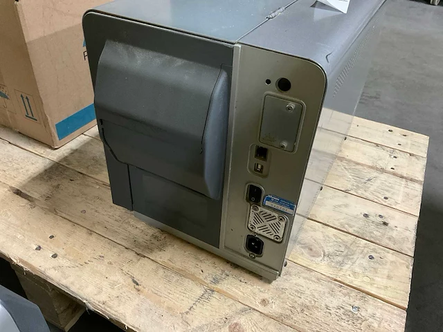 Etikettenprinter met etiketten - afbeelding 5 van  10