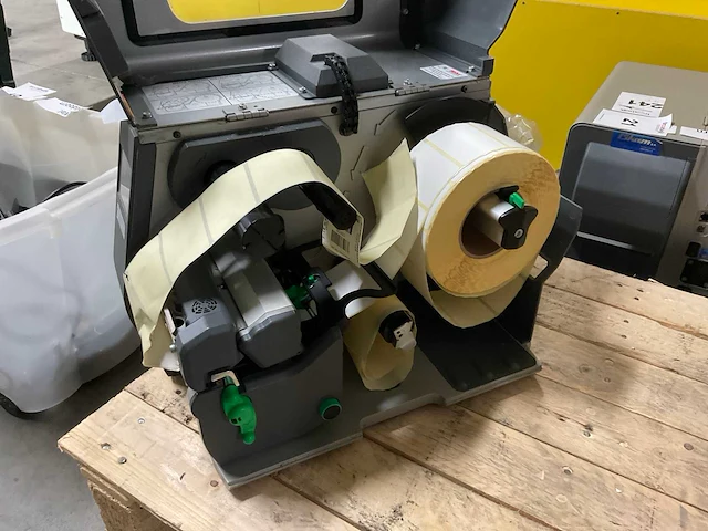 Etikettenprinter met etiketten - afbeelding 7 van  10