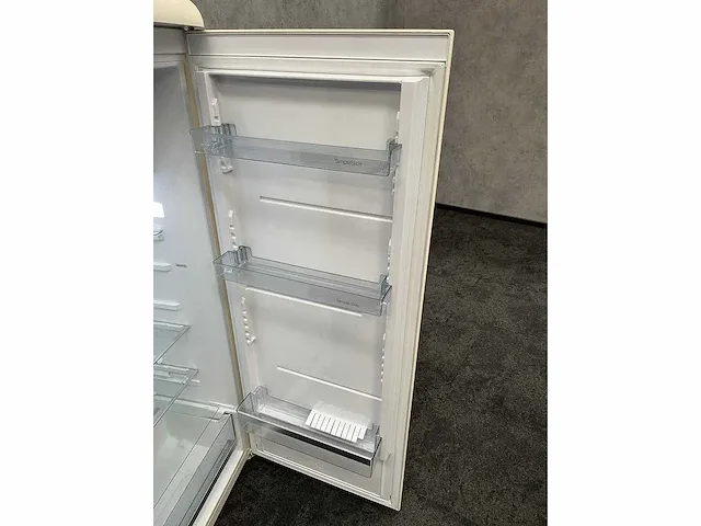 Etna - retro koelkast met vriesvak - beige - afbeelding 8 van  13