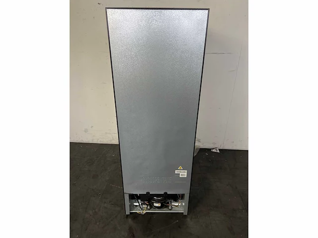 Etna kcv143zwa - koel-vriescombinatie - verwisselbare draairichting - zwart - 143 cm - afbeelding 5 van  6