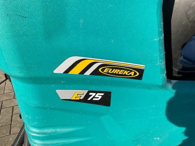 Eureka e75/2 vloerreiniger - zit schrob-/zuigmachine - afbeelding 12 van  15