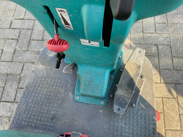 Eureka e75/2 vloerreiniger - zit schrob-/zuigmachine - afbeelding 15 van  15