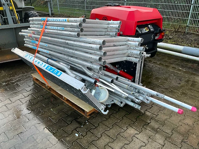 Euro scafold aluminium rolsteiger - afbeelding 1 van  16