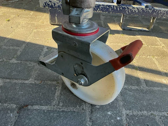 Euro scafold rolsteiger - afbeelding 12 van  15