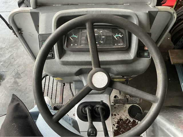 Euro trac - 2009 - f40ii - vierwielaangedreven landbouwtractor - afbeelding 8 van  24