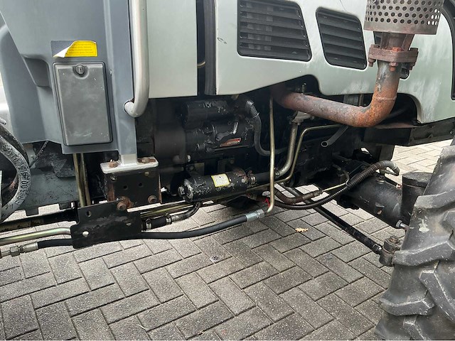 Euro trac - 2009 - f40ii - vierwielaangedreven landbouwtractor - afbeelding 13 van  24