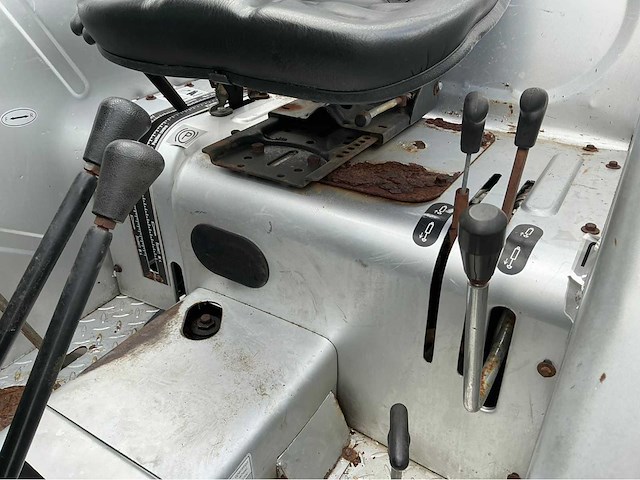 Euro trac - 2009 - f40ii - vierwielaangedreven landbouwtractor - afbeelding 9 van  24