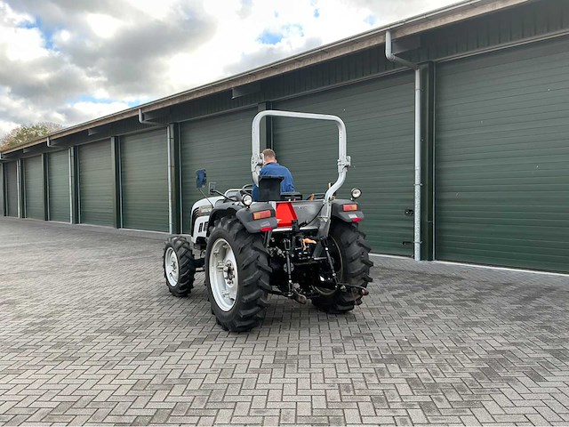 Euro trac - 2009 - f40ii - vierwielaangedreven landbouwtractor - afbeelding 24 van  24