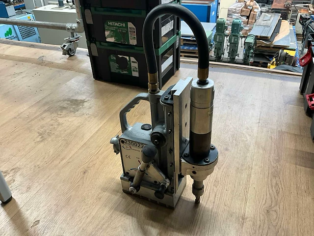 Euroboor air 52/3 pneumatische magnetische boormachine - afbeelding 1 van  8
