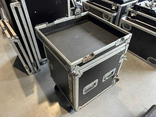 Eurolite europower - 19 inch - taperack - afbeelding 4 van  5