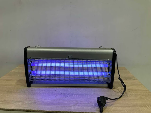 Eurom fly away metal 40-2 vliegenlamp - afbeelding 3 van  5