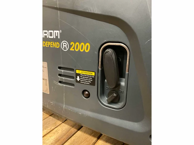 Eurom independ 2000 4 takt benzine generator - afbeelding 5 van  6