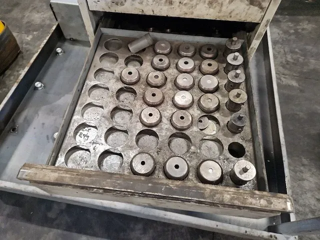Euromac - bx 750 30 - pons-nibbelmachine - afbeelding 9 van  13