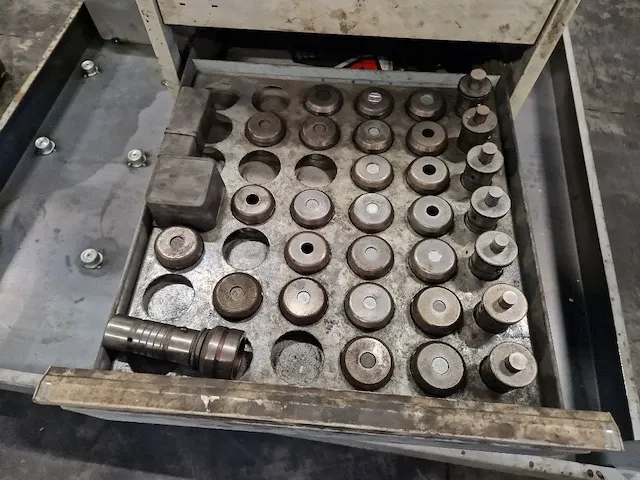 Euromac - bx 750 30 - pons-nibbelmachine - afbeelding 10 van  13