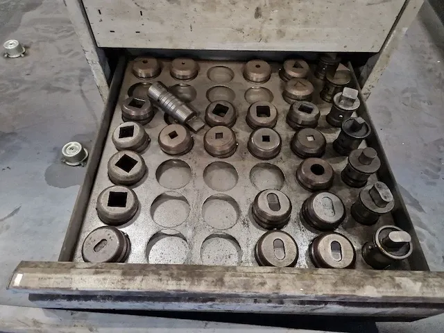 Euromac - bx 750 30 - pons-nibbelmachine - afbeelding 13 van  13