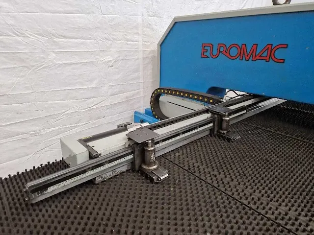 Euromac - cx 1000 30 - pons-nibbelmachine - afbeelding 10 van  15