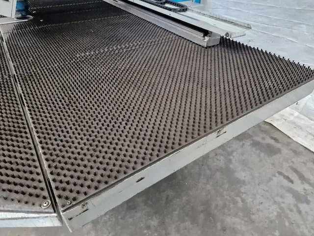 Euromac - cx 1000 30 - pons-nibbelmachine - afbeelding 12 van  15