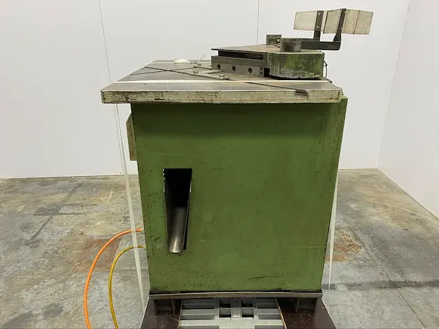 Euromac t 250/6 hydraulische hoekschaar - afbeelding 6 van  6