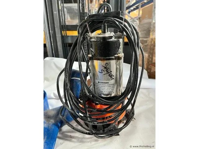 Euromatic waterpomp met slang - afbeelding 1 van  3