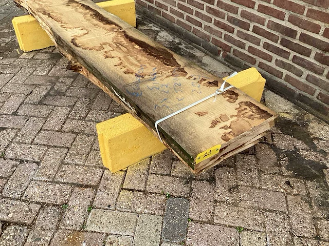 Europees eiken - 2019 gezaagd 140 x 440 x 2200 mm - schaaldeel (4x) - afbeelding 1 van  6