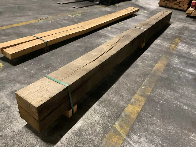 Europees eiken balk 200x200 mm - afbeelding 3 van  5