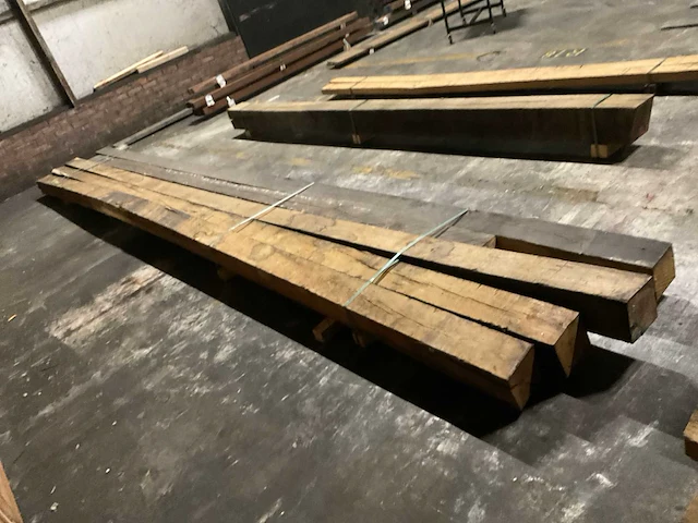 Europees eiken balken 200x200 mm (5x) - afbeelding 2 van  4