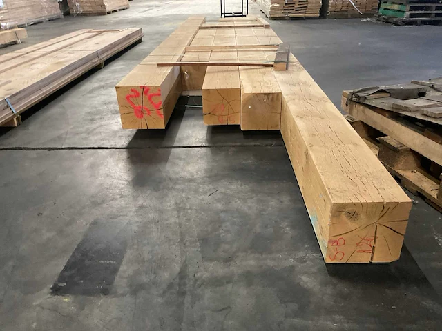 Europees eiken balken geschaafd 220x220 mm en 250x250 mm (5x) - afbeelding 4 van  5
