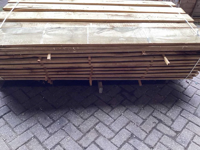 Europees eiken kd ovengedroogd 2400x1400x600 mm schaaldelen (92x) - afbeelding 6 van  9