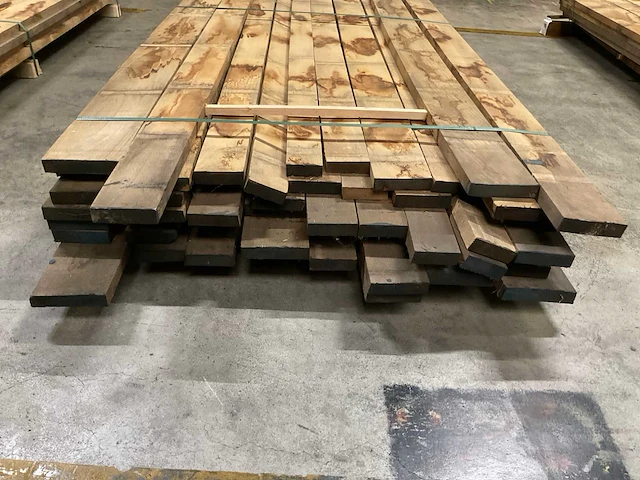 Europees eiken planken 27 mm ca. 0,428 m³ - afbeelding 4 van  5