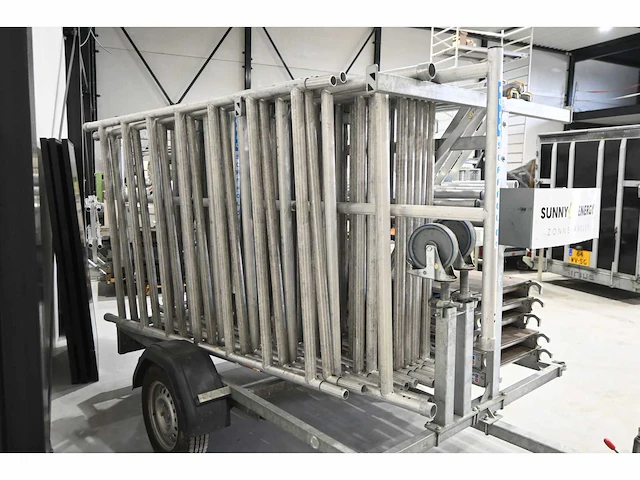 Euroscaffold - 15.2 meter aluminium rolsteiger met aanhanger - afbeelding 7 van  10