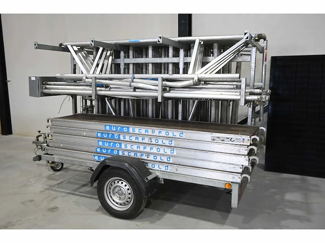 Euroscaffold - 15.2 meter aluminium rolsteiger met aanhanger - afbeelding 9 van  10