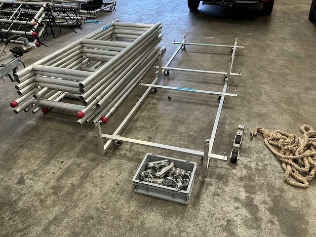 Euroscaffold solar lift (2x) - afbeelding 1 van  7