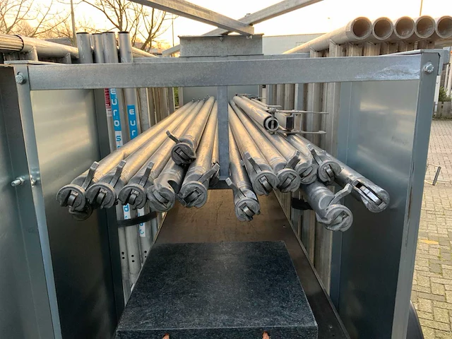 Euroscaffold steigeraanhanger met rolsteiger - afbeelding 5 van  22