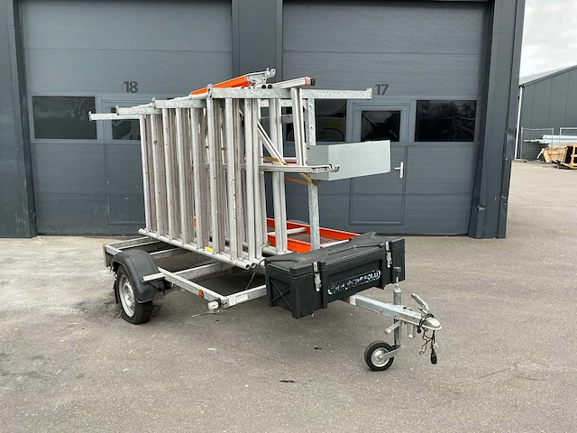 Euroscaffold steigeraanhanger met rolsteiger - afbeelding 11 van  18